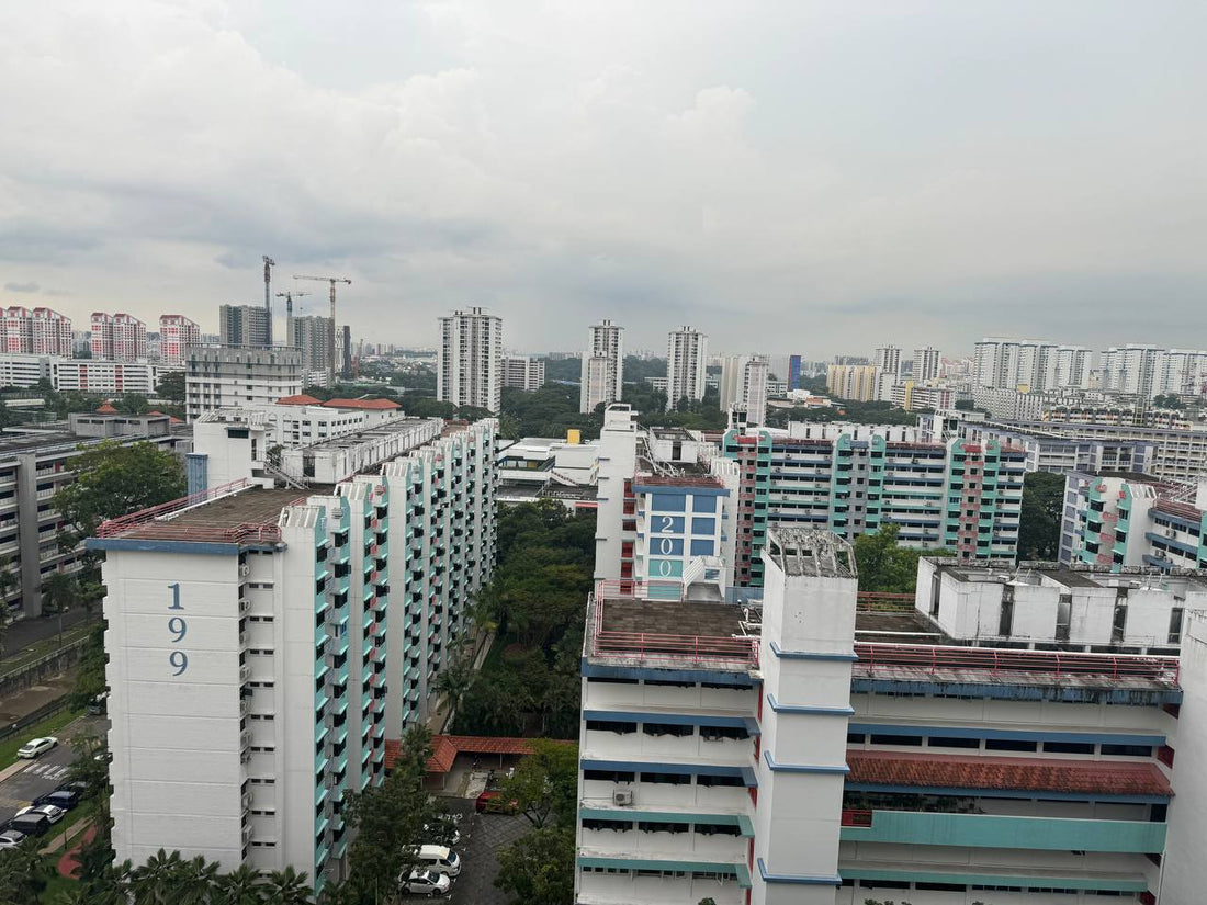 Singapore Household Debt Hits Decade Low Amidst Rising Rates