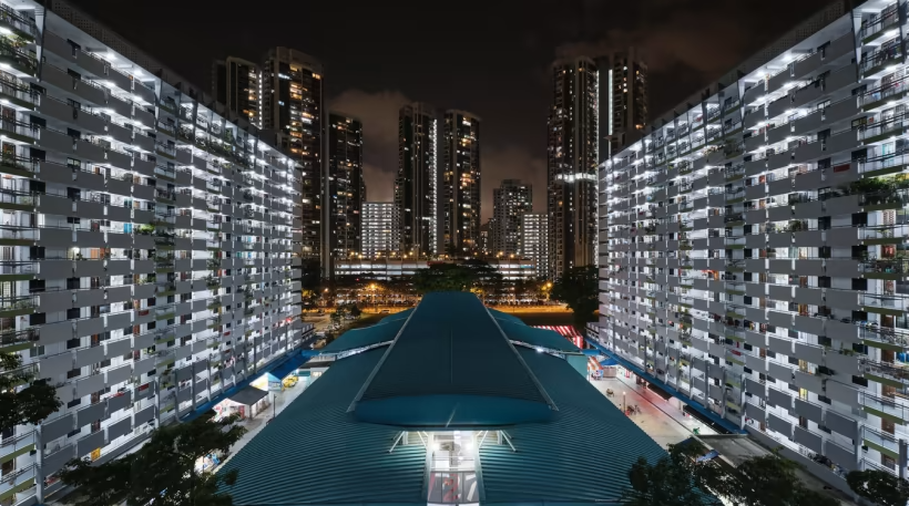 Night view of HDB flats in Singapore. (Photo: iStock/Kum Seong Wan)