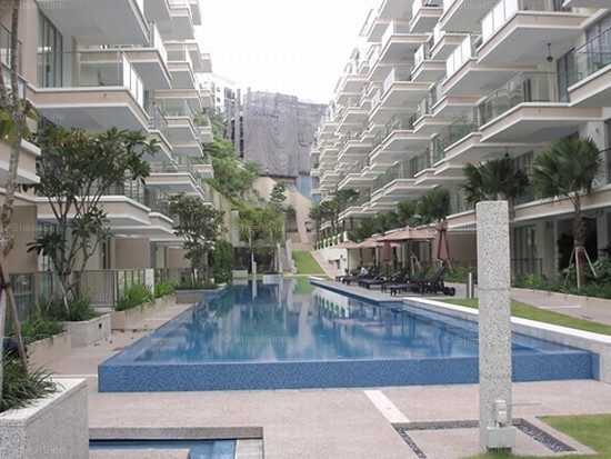 8 @ Mount Sophia — exterior